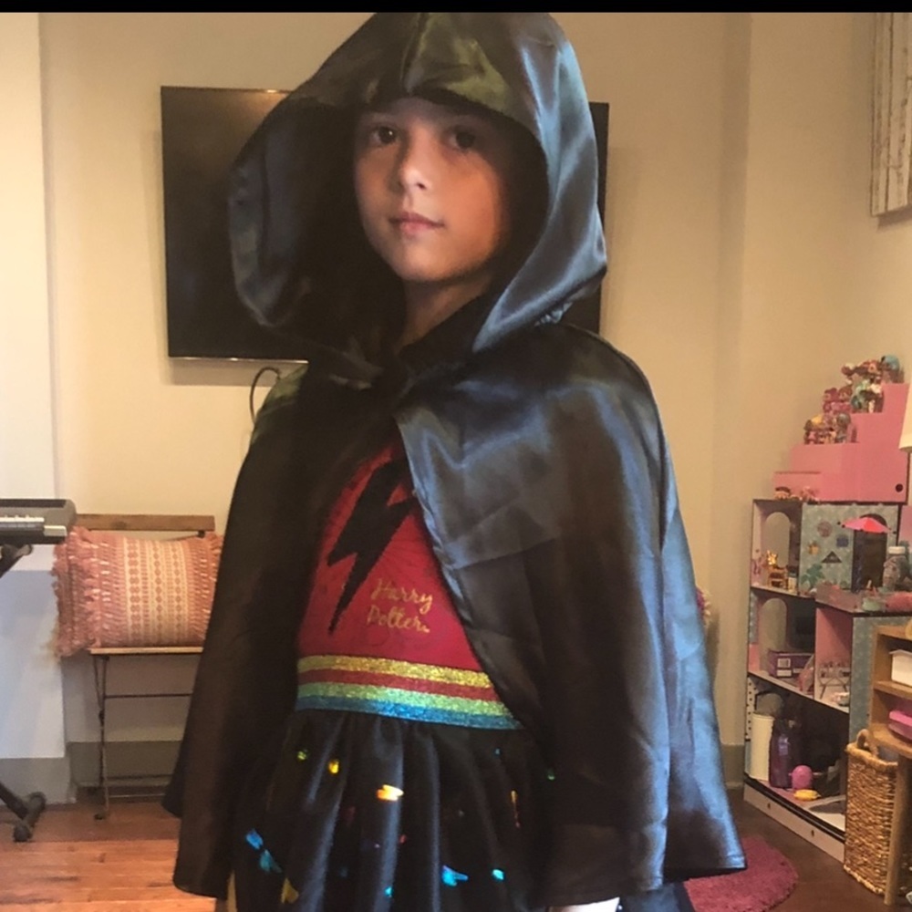 HARRY POTTER Hogwarts Cape black & shiny neon​ halloween dress up costume cape - Picture 4 of 4